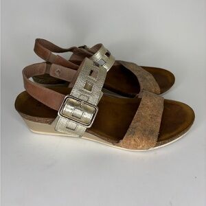 Naot Sandals Women Size 40 US 9 Gold Leather Ankle Strap Comfort Strappy Wedge